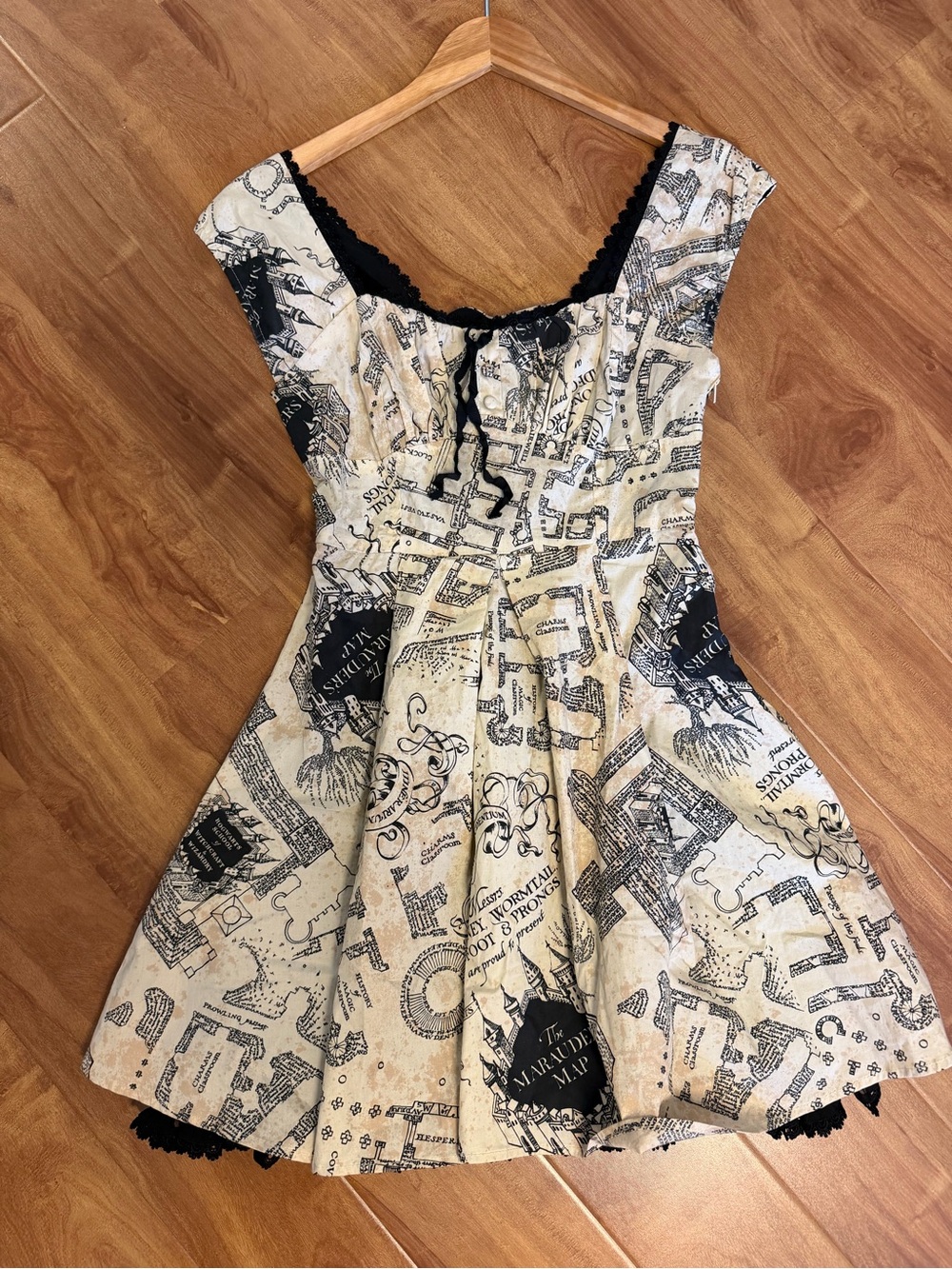 Warner Bros. Harry Potter Black & Cream Script-Print Dress